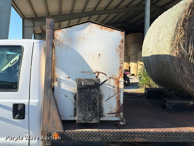 image for item FK5121 2003 Ford F550 flatbed truck