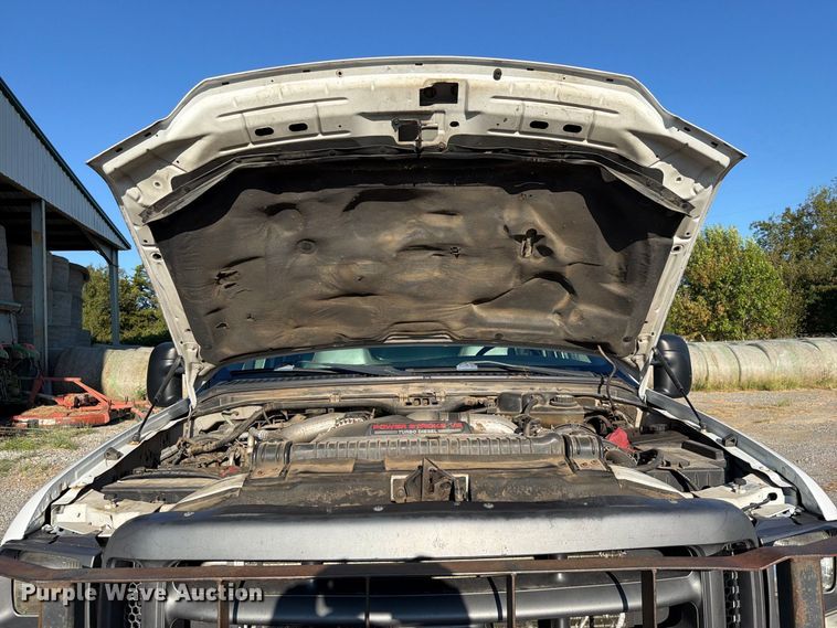 image for item FK5121 2003 Ford F550 flatbed truck