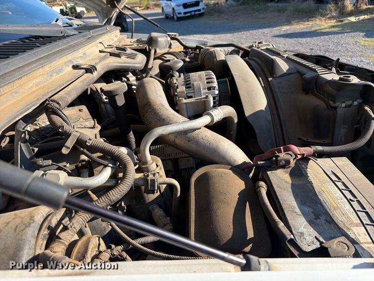 image for item FK5121 2003 Ford F550 flatbed truck