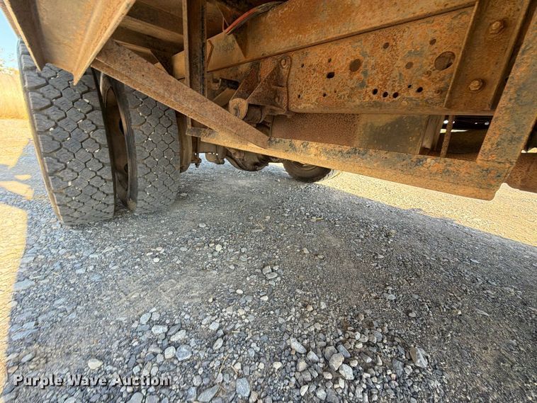 image for item FK5121 2003 Ford F550 flatbed truck