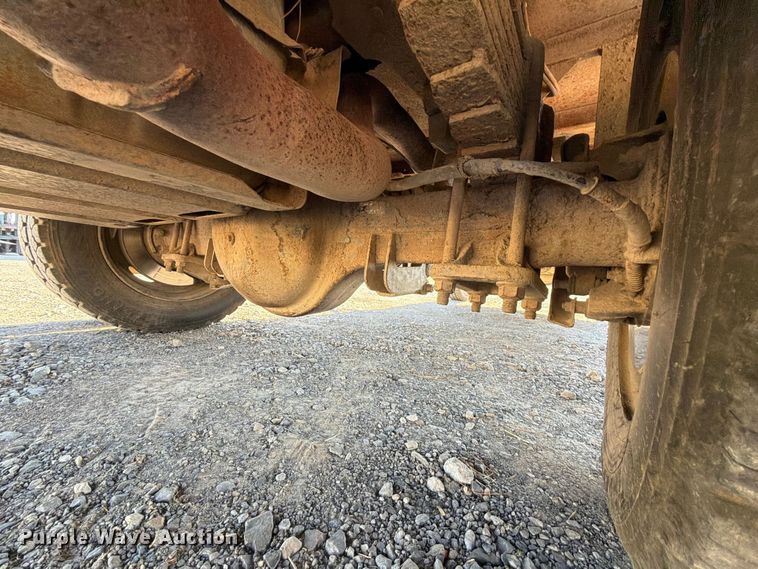image for item FK5121 2003 Ford F550 flatbed truck
