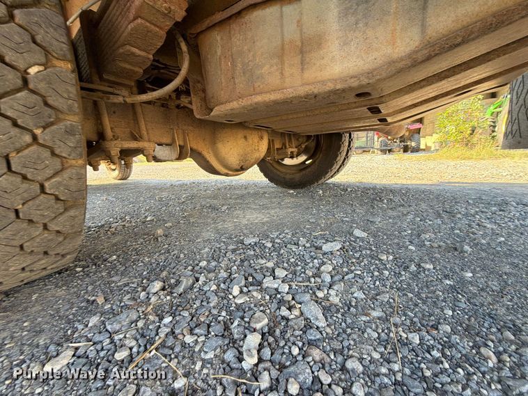 image for item FK5121 2003 Ford F550 flatbed truck