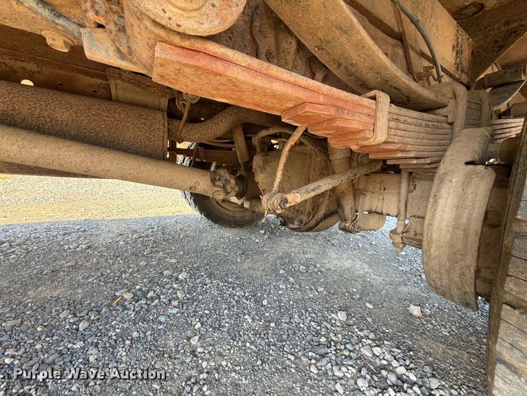image for item FK5121 2003 Ford F550 flatbed truck