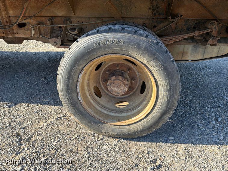 image for item FK5121 2003 Ford F550 flatbed truck