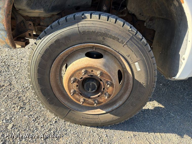 image for item FK5121 2003 Ford F550 flatbed truck