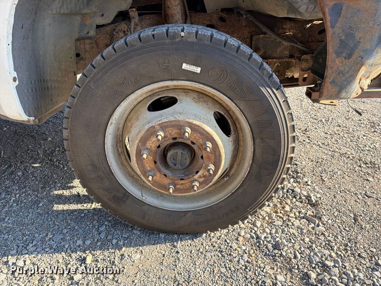 image for item FK5121 2003 Ford F550 flatbed truck