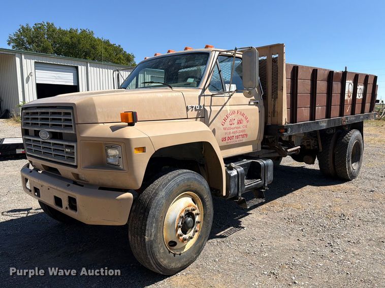 image for item FK5122 1992 Ford F700 dump flatbed truck