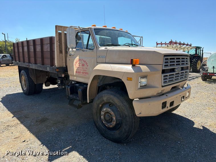 image for item FK5122 1992 Ford F700 dump flatbed truck