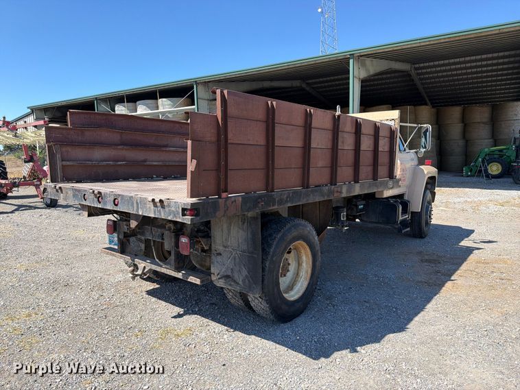 image for item FK5122 1992 Ford F700 dump flatbed truck