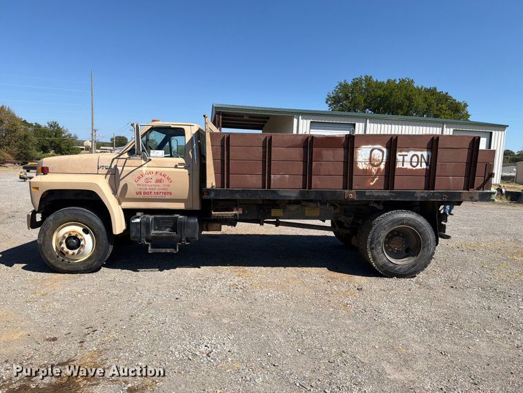 image for item FK5122 1992 Ford F700 dump flatbed truck