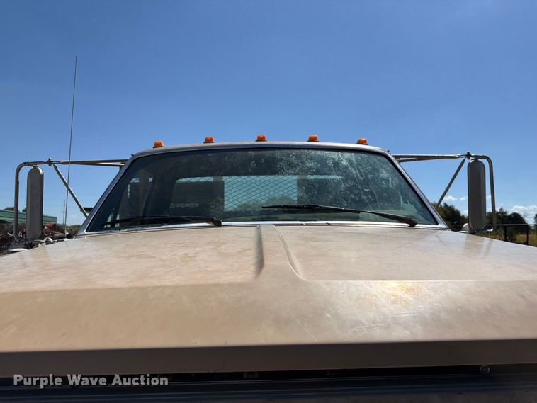 image for item FK5122 1992 Ford F700 dump flatbed truck
