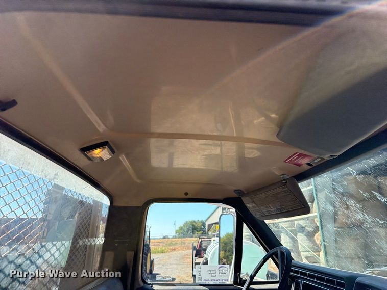 image for item FK5122 1992 Ford F700 dump flatbed truck