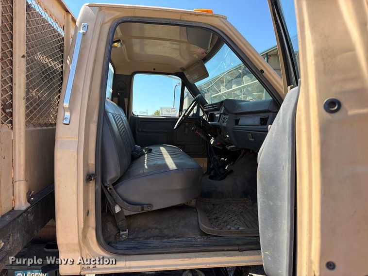 image for item FK5122 1992 Ford F700 dump flatbed truck