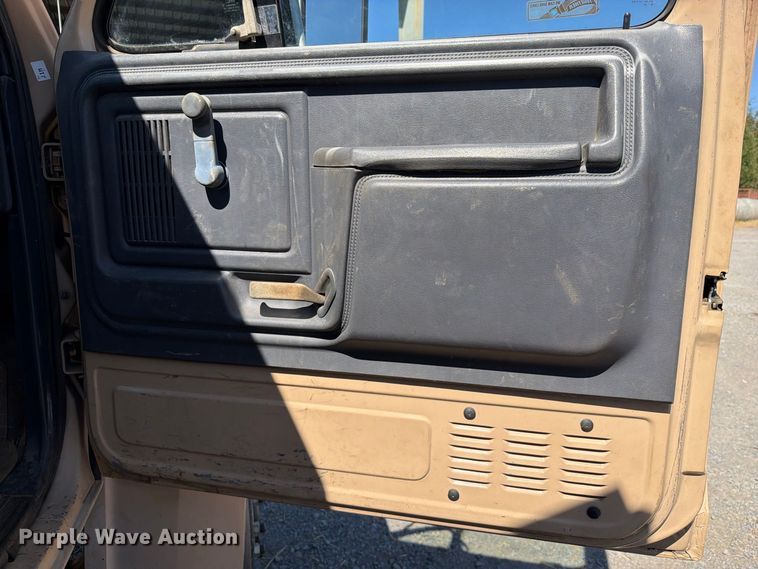 image for item FK5122 1992 Ford F700 dump flatbed truck