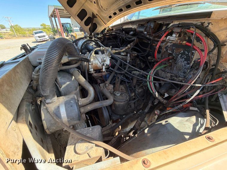 image for item FK5122 1992 Ford F700 dump flatbed truck