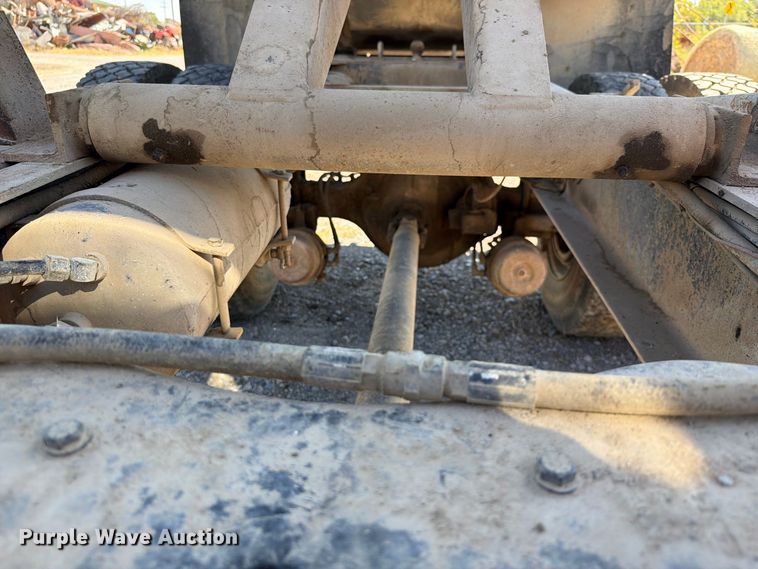 image for item FK5122 1992 Ford F700 dump flatbed truck