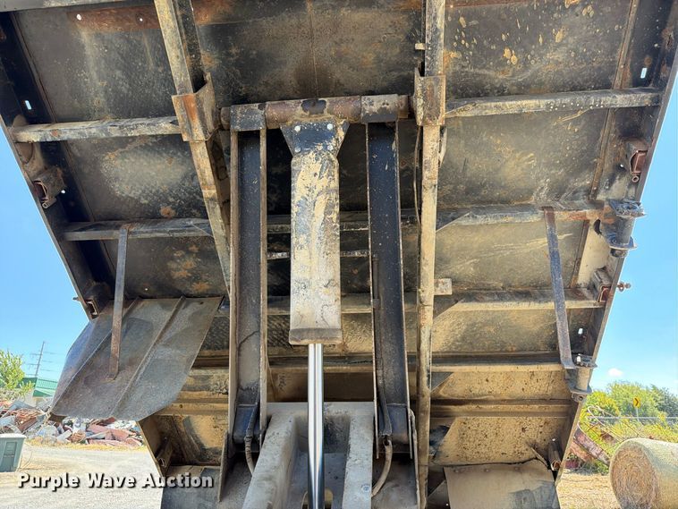image for item FK5122 1992 Ford F700 dump flatbed truck