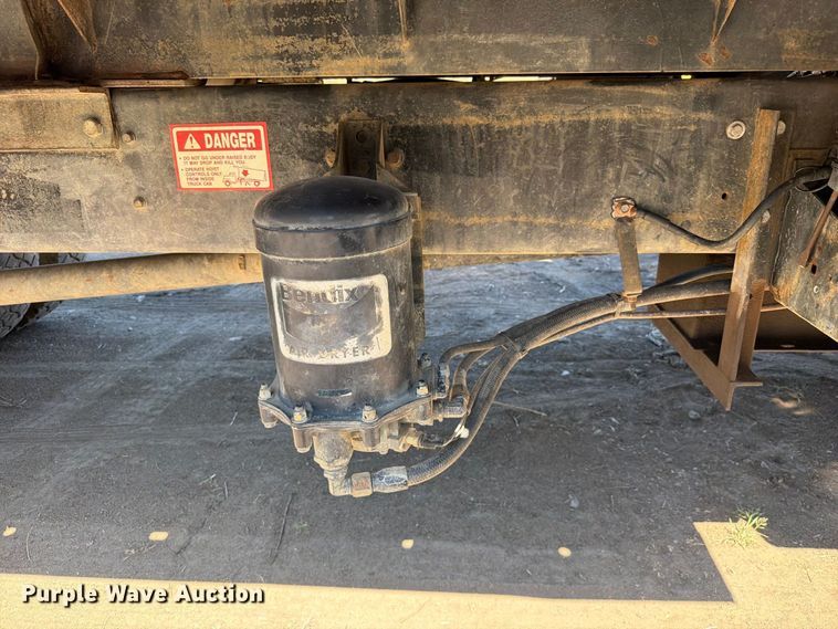 image for item FK5122 1992 Ford F700 dump flatbed truck