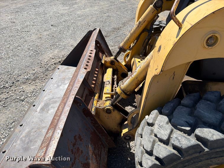 image for item FK5124 Gehl skid steer loader