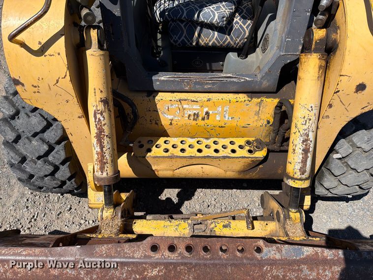 image for item FK5124 Gehl skid steer loader