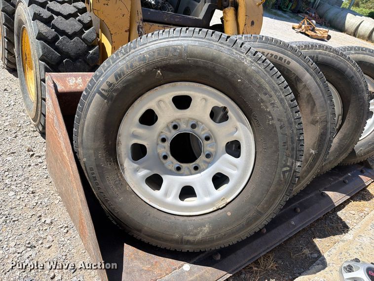 image for item FK5125 (4) Tires and wheels
