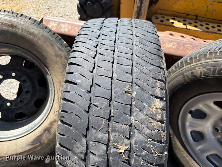 image for item FK5125 (4) Tires and wheels