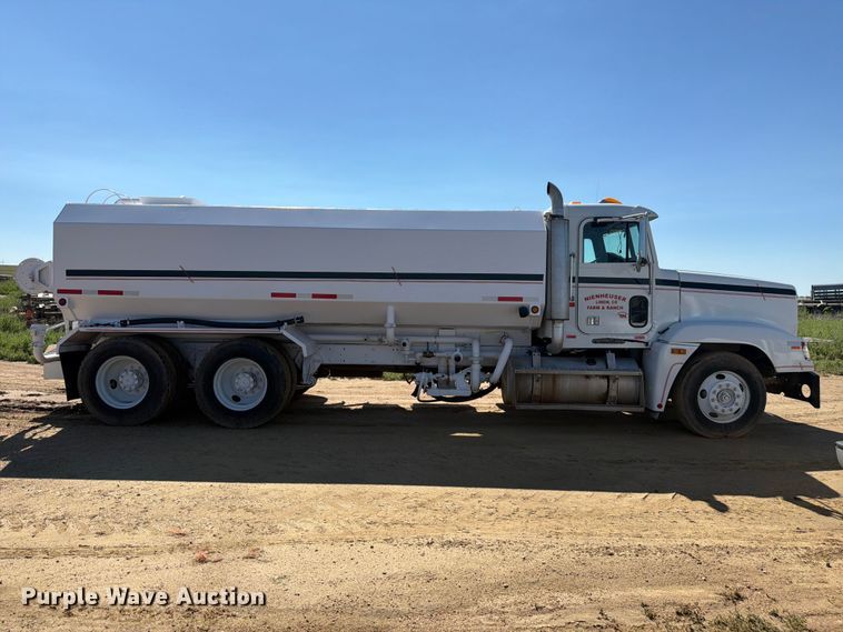 image for item FM7626 1994 Freightliner FLD120 water truck