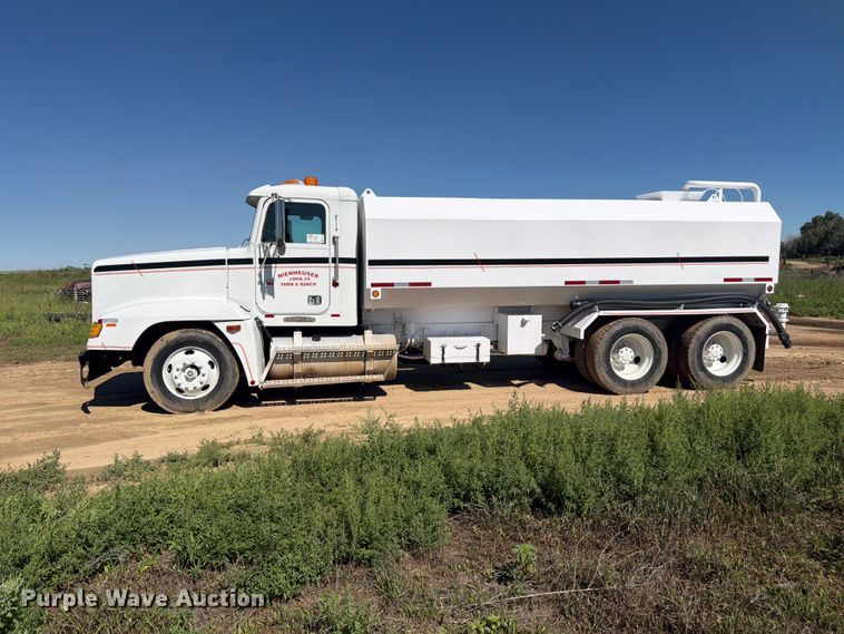 image for item FM7626 1994 Freightliner FLD120 water truck