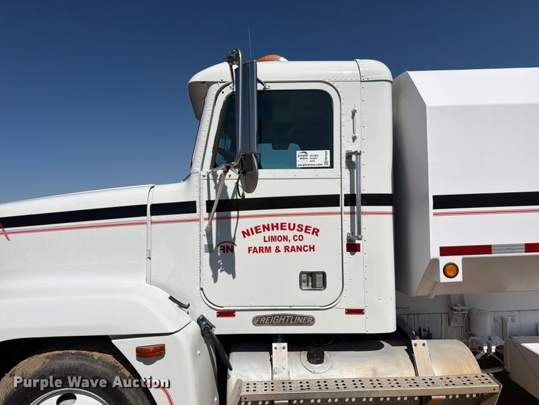 image for item FM7626 1994 Freightliner FLD120 water truck