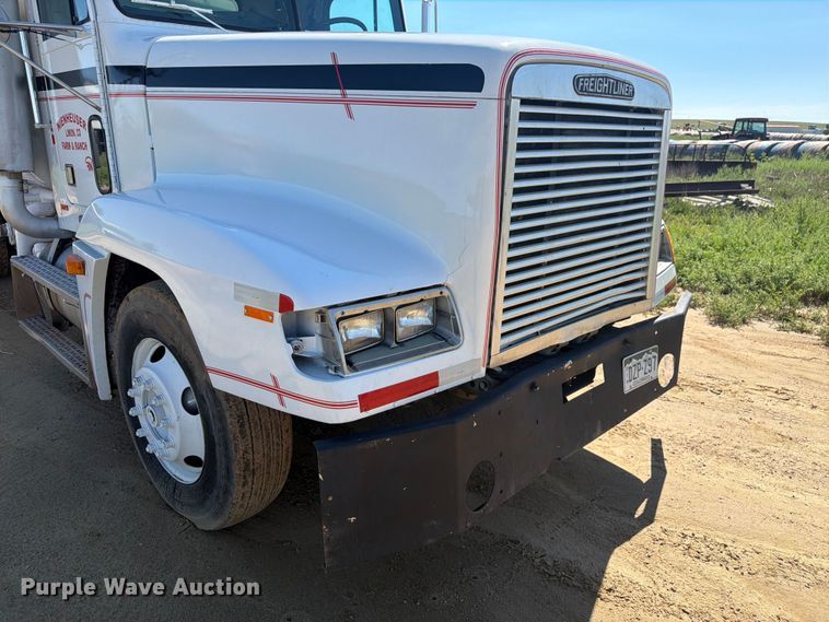 image for item FM7626 1994 Freightliner FLD120 water truck