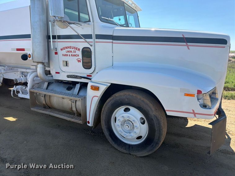 image for item FM7626 1994 Freightliner FLD120 water truck