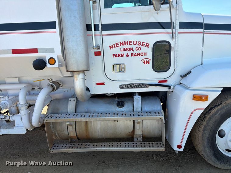 image for item FM7626 1994 Freightliner FLD120 water truck