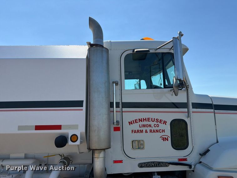 image for item FM7626 1994 Freightliner FLD120 water truck