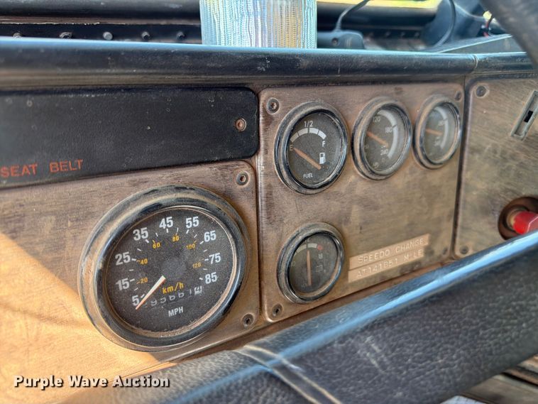 image for item FM7626 1994 Freightliner FLD120 water truck