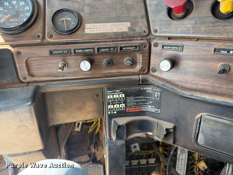 image for item FM7626 1994 Freightliner FLD120 water truck