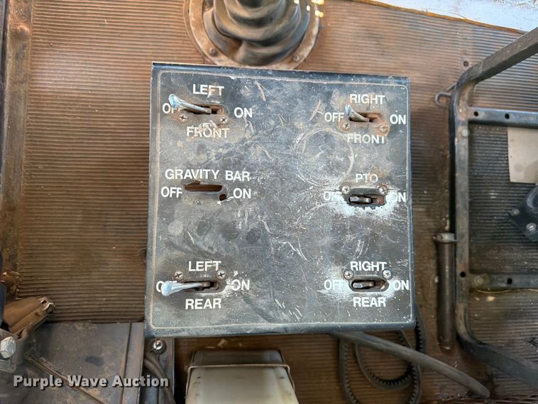 image for item FM7626 1994 Freightliner FLD120 water truck
