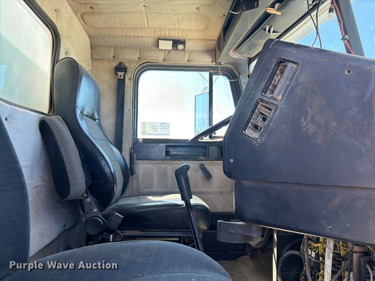 image for item FM7626 1994 Freightliner FLD120 water truck