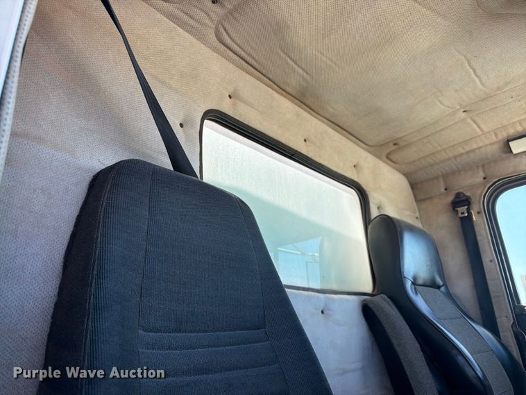 image for item FM7626 1994 Freightliner FLD120 water truck