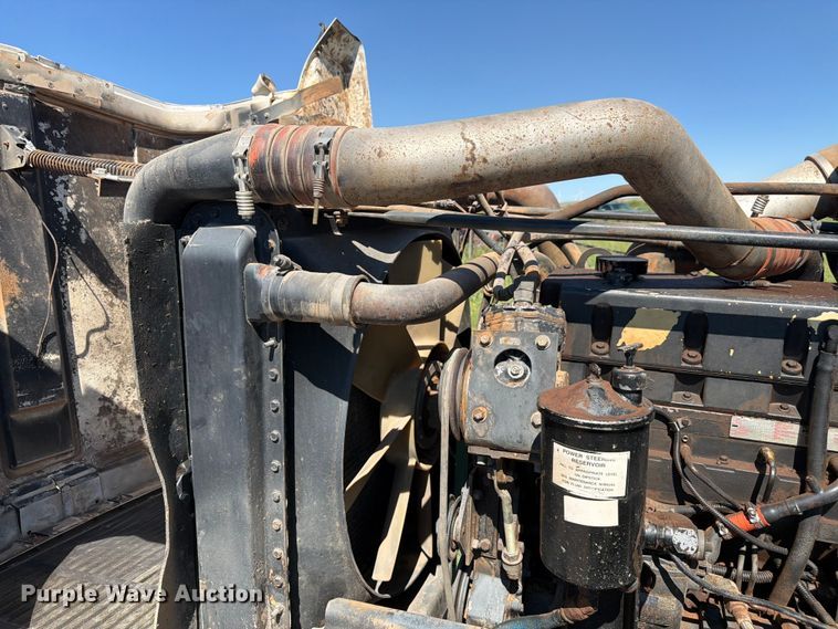 image for item FM7626 1994 Freightliner FLD120 water truck