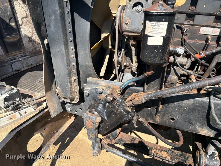 image for item FM7626 1994 Freightliner FLD120 water truck