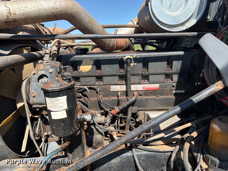 image for item FM7626 1994 Freightliner FLD120 water truck