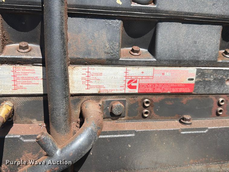 image for item FM7626 1994 Freightliner FLD120 water truck