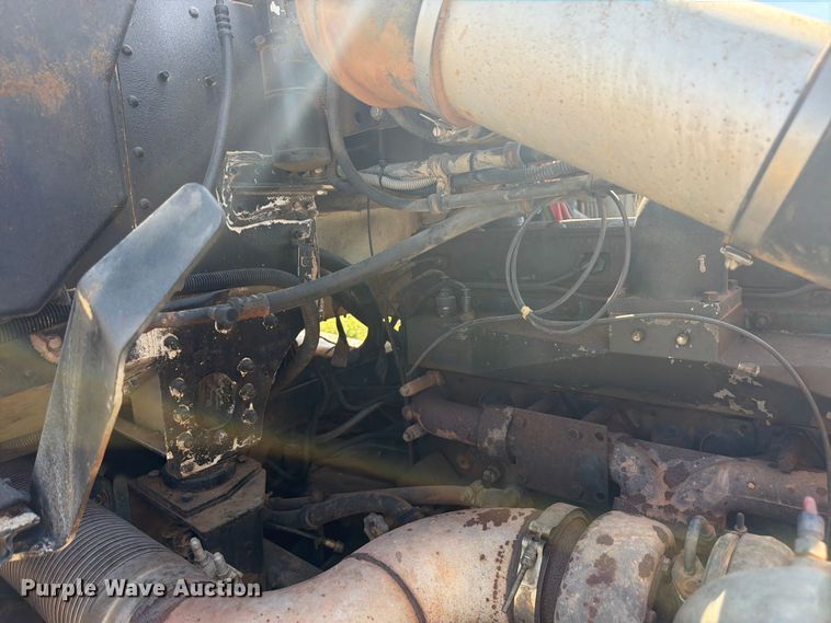 image for item FM7626 1994 Freightliner FLD120 water truck