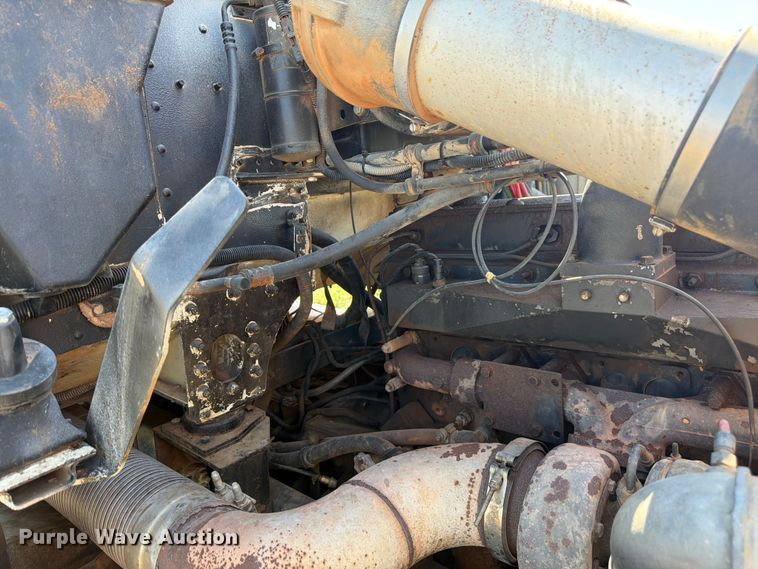 image for item FM7626 1994 Freightliner FLD120 water truck