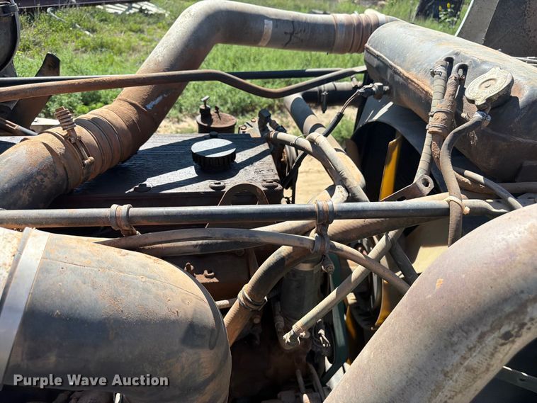 image for item FM7626 1994 Freightliner FLD120 water truck