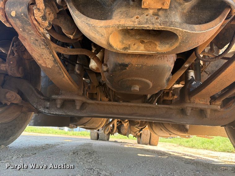 image for item FM7626 1994 Freightliner FLD120 water truck