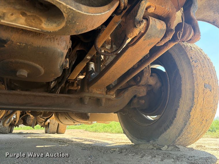 image for item FM7626 1994 Freightliner FLD120 water truck