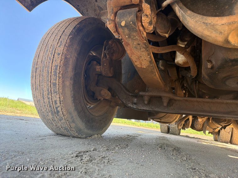 image for item FM7626 1994 Freightliner FLD120 water truck