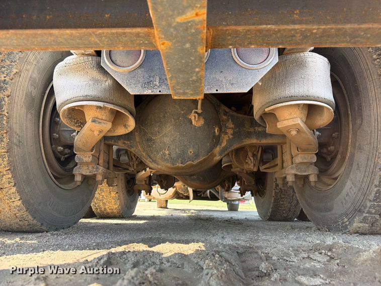 image for item FM7626 1994 Freightliner FLD120 water truck