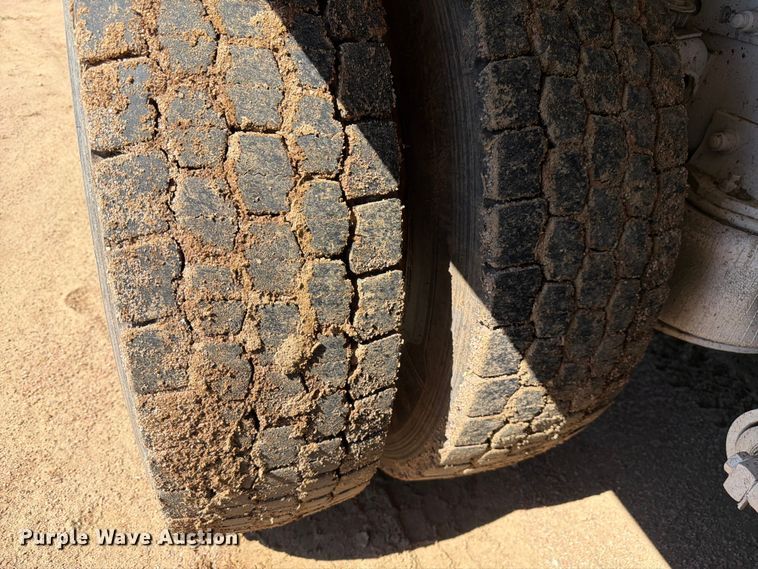 image for item FM7626 1994 Freightliner FLD120 water truck